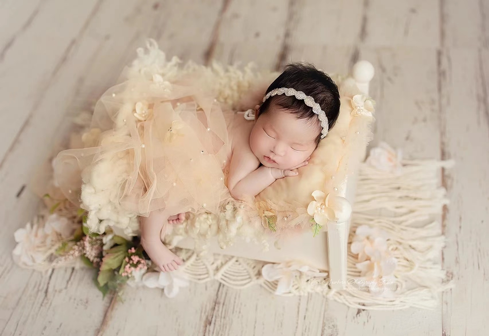 Newborn Photography  Wrap  Bla - مراجعة Photography Composition وسعره