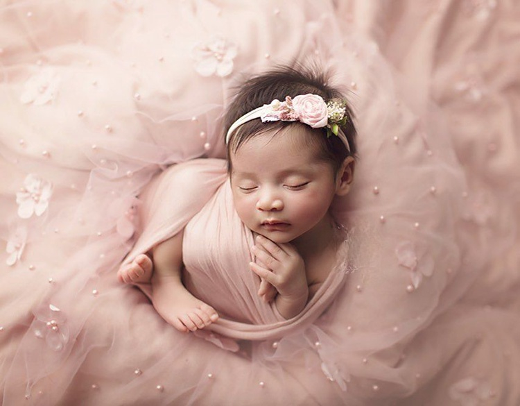 Newborn Photography  Wrap  Bla - مراجعة Photography Composition وسعره